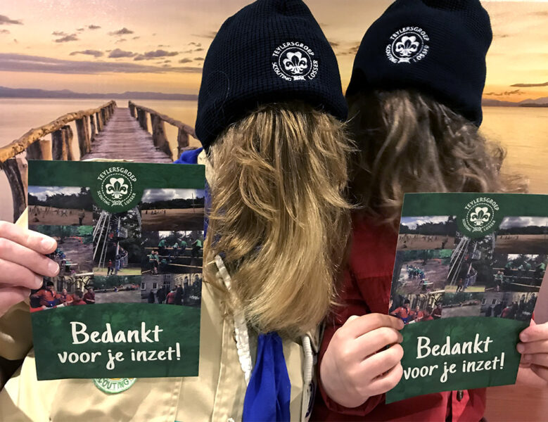 Bedankje vrijwilligers mutsen met Scoutinglogo